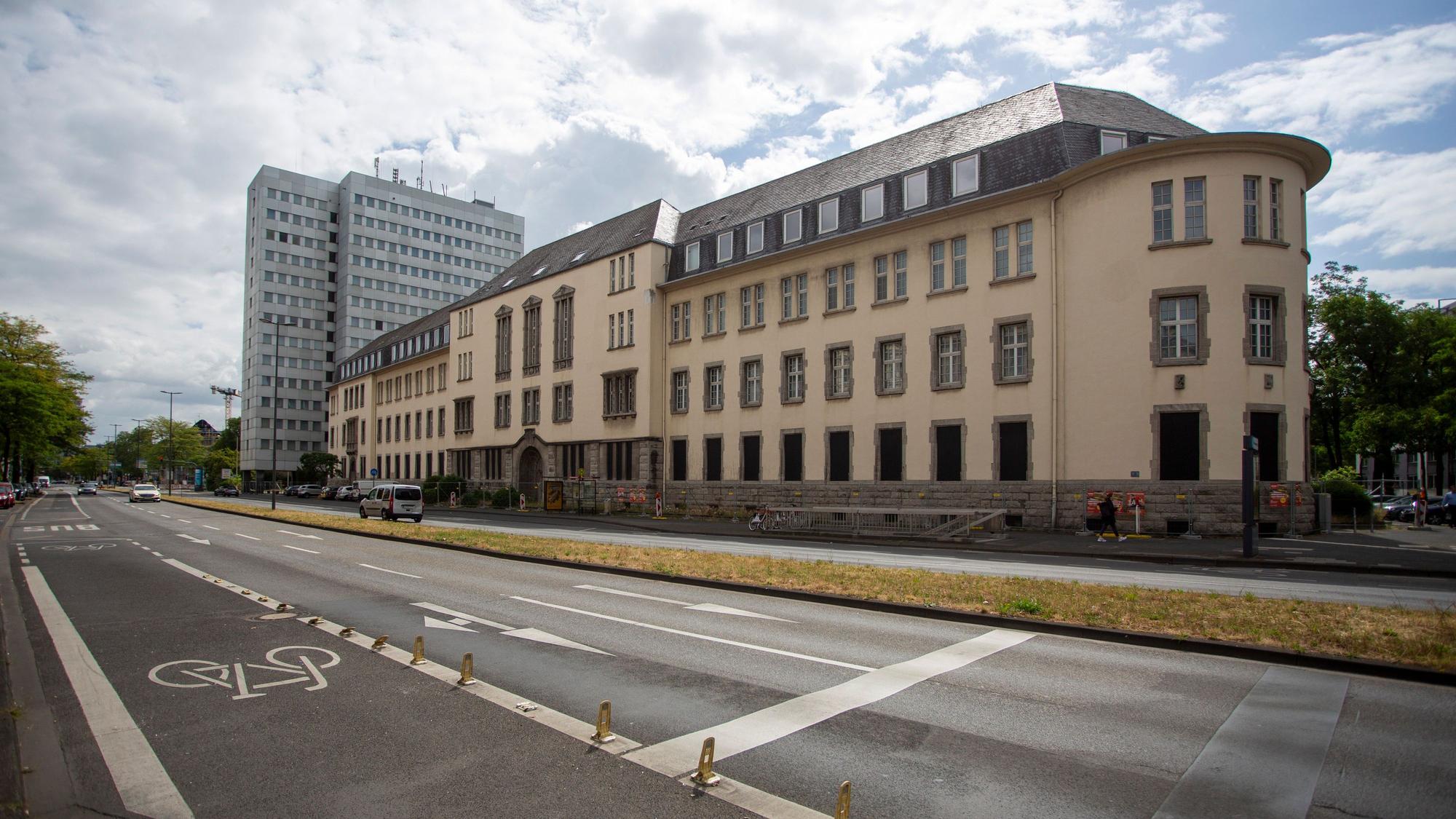 Die ehemalige Oberfinanzdirektion an der Riehler Straße.