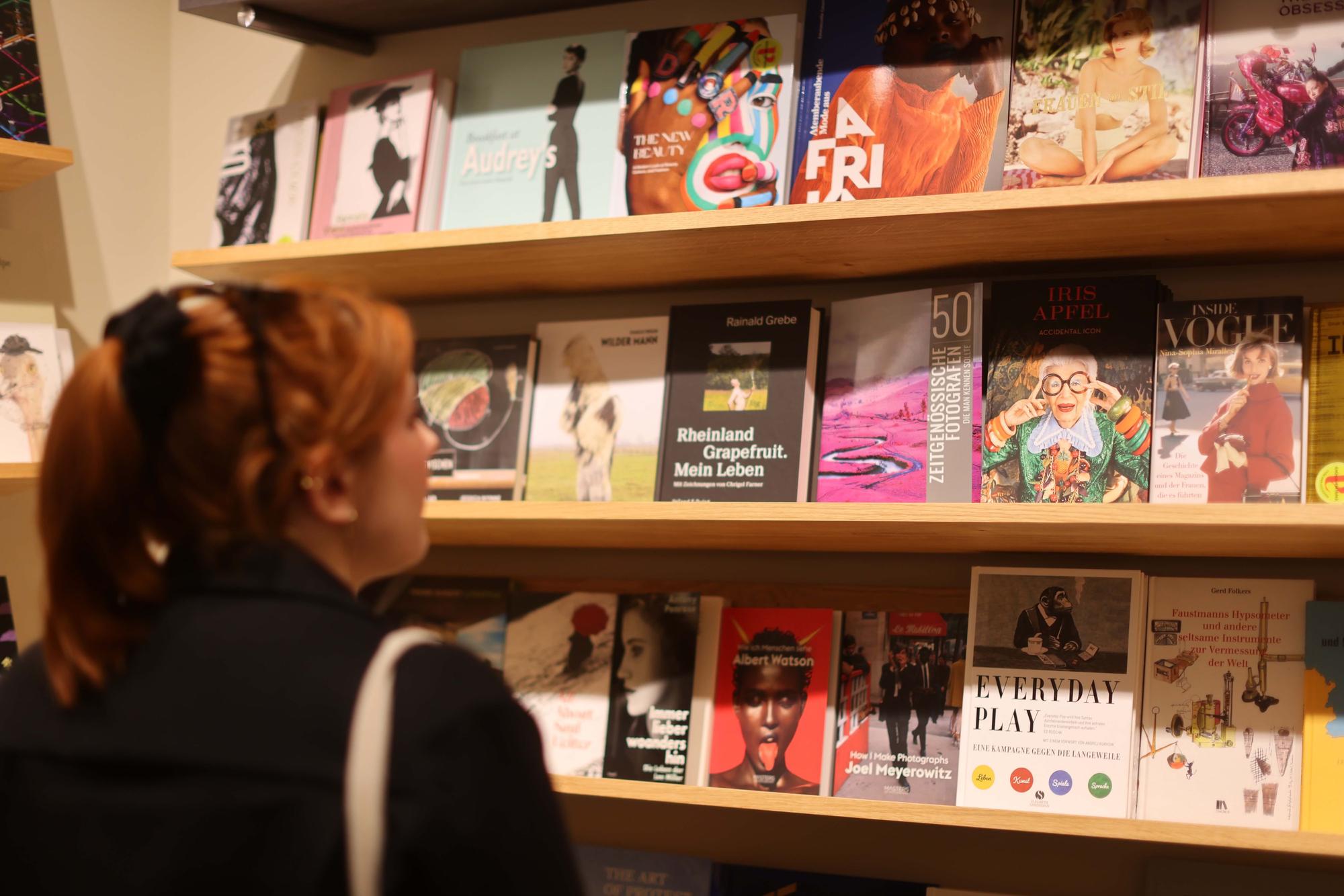 , auch die Abteilungen heißen anders als in anderen Buchhandlungen.