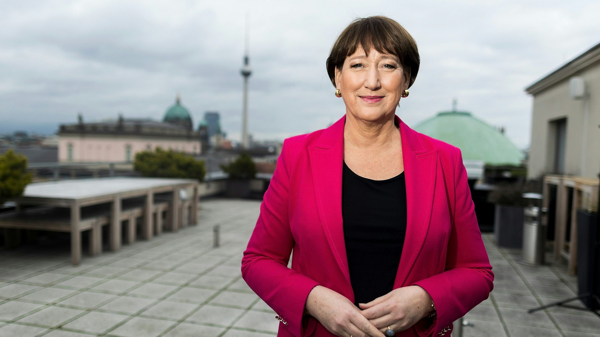 Zunehmende Konkurrenz: Hildegard Müller sieht die Politik in der Pflicht, Deutschlands internationale Wettbewerbsfähigkeit zu sichern.