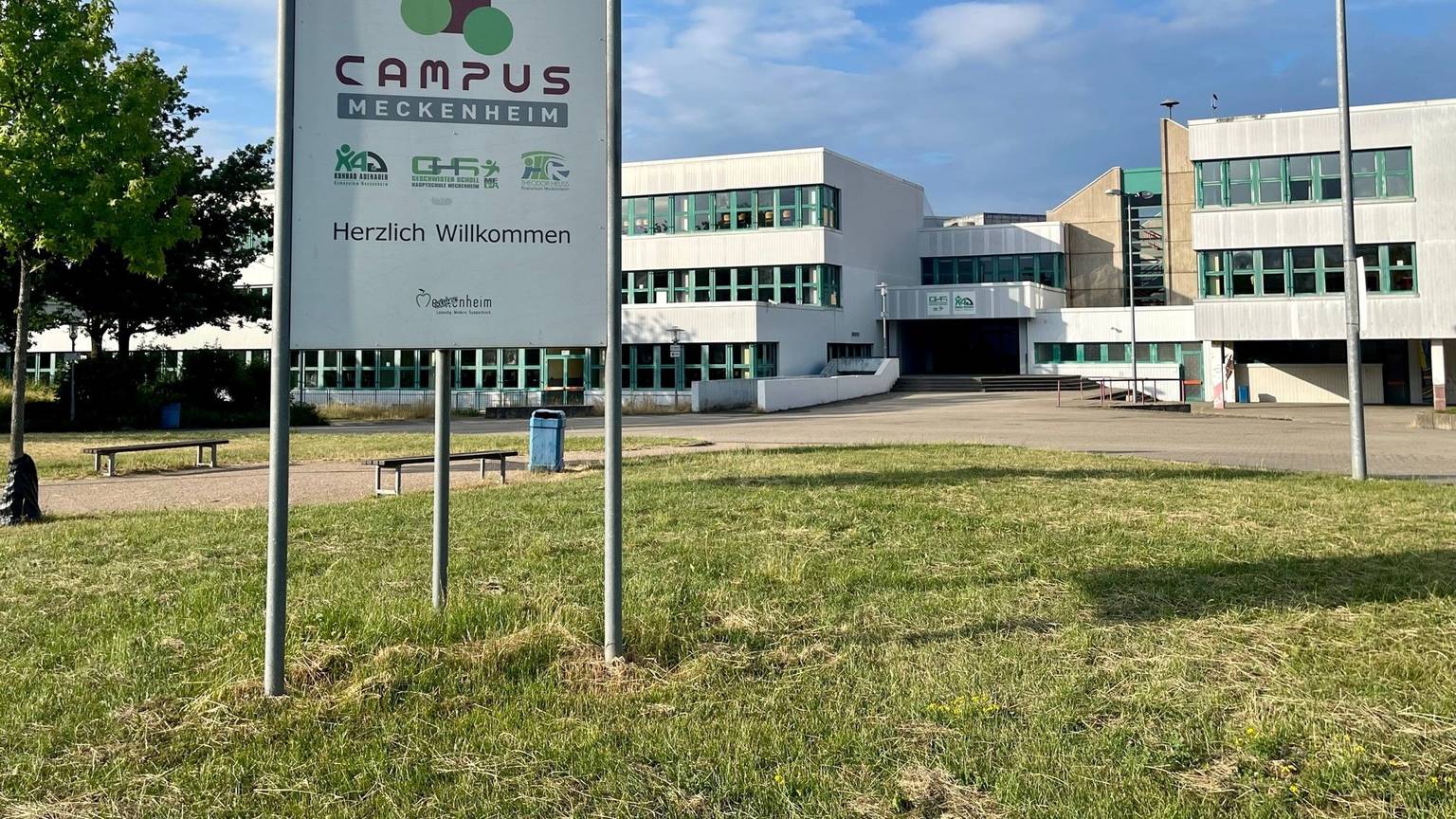 Meckenheimer Schulcampus mit Blick auf das Konrad-Adenauer-Gymnasium