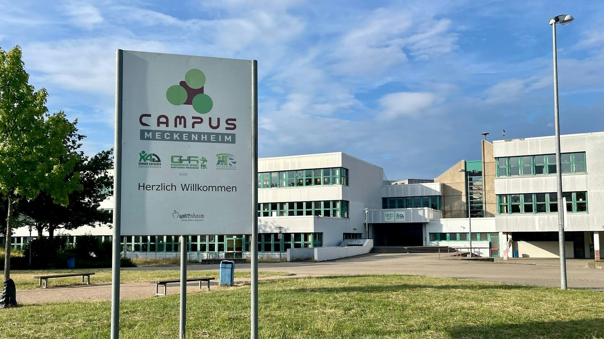Meckenheimer Schulcampus mit Blick auf das Konrad-Adenauer-Gymnasium
