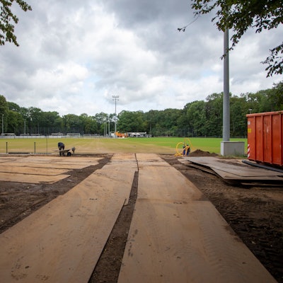 Blick auf die Baustelle Trainingsplatz 1.FC Köln Grüngürtel.