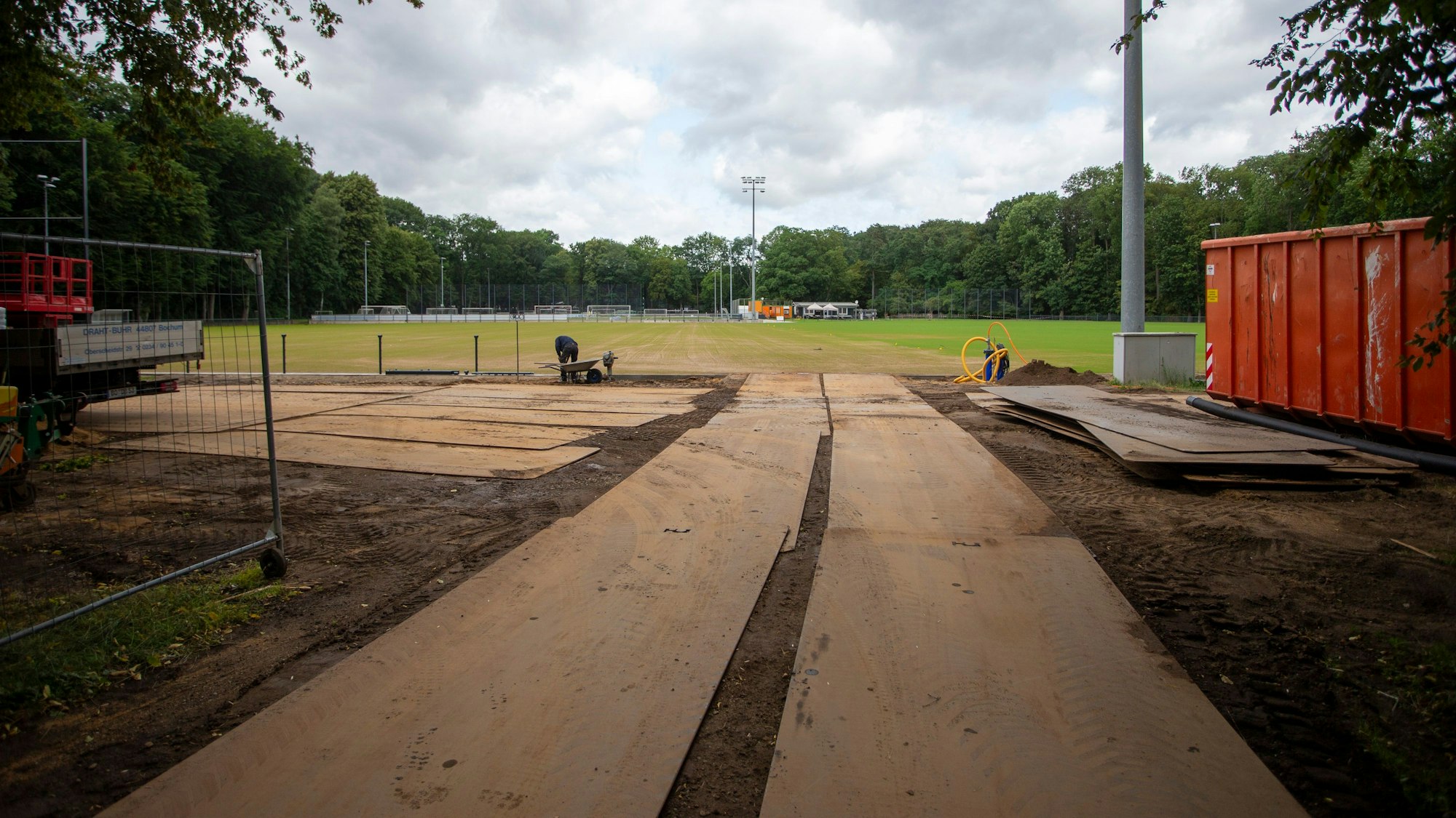 Blick auf die Baustelle Trainingsplatz 1.FC Köln Grüngürtel.