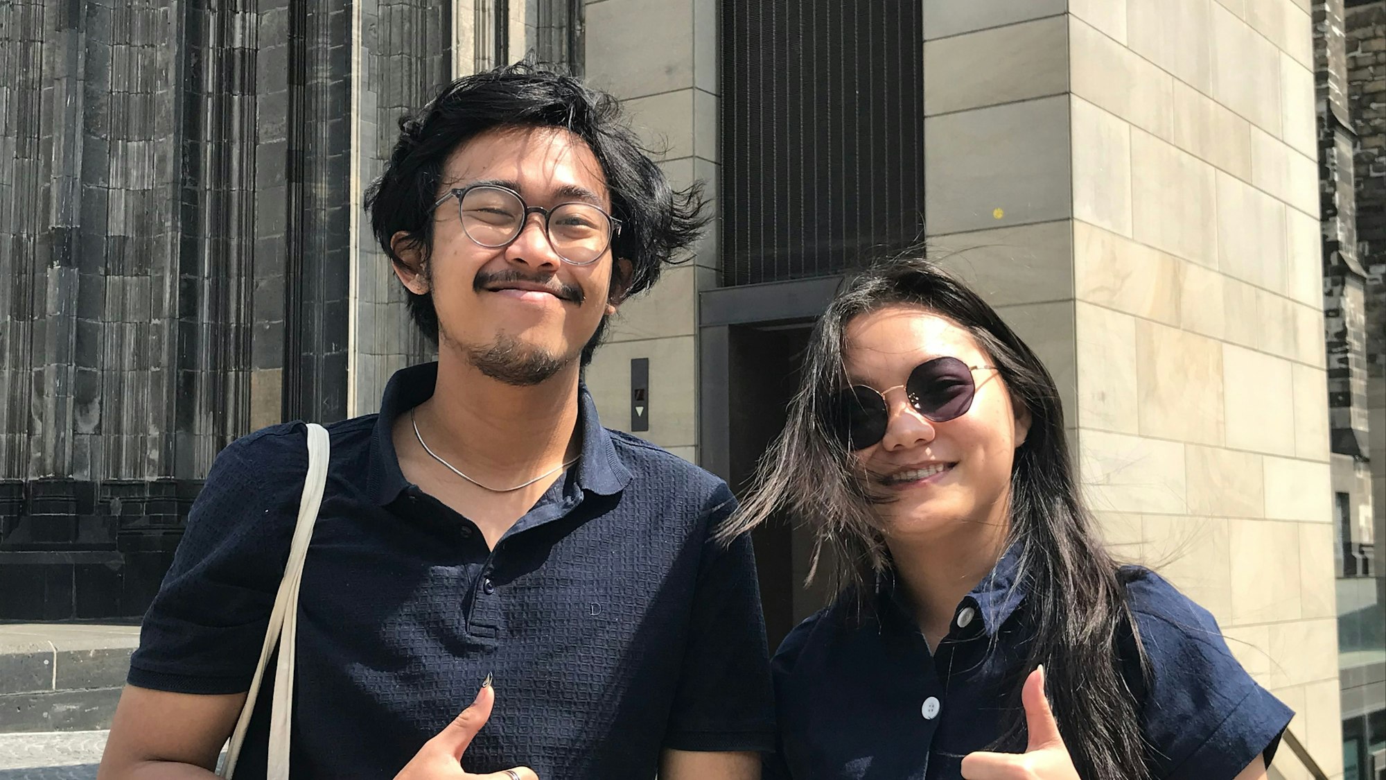 Dessy Franly (20) rechts und Lantip Titis Pranandito (21)