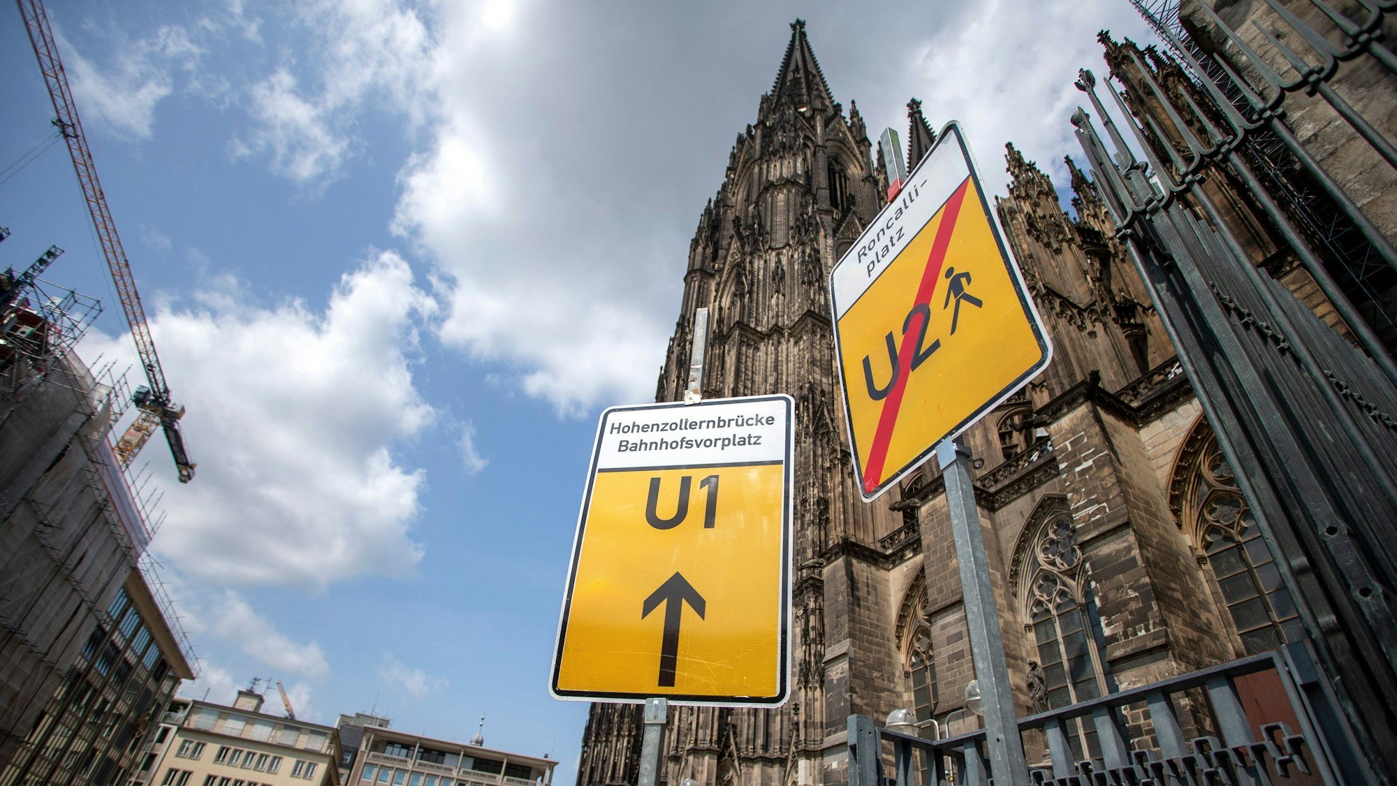 Baustellenschilder am Dom