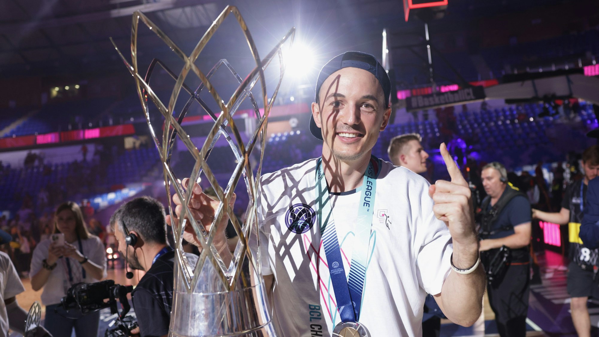 Im Mai jubelte Baskets-Kapitän Karsten Tadda über den Gewinn der Champions League, inzwischen ist er aber nach Bamberg gewechselt.