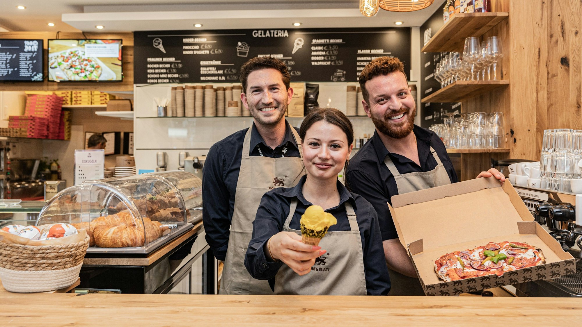 In der Don Gelati Bistro Bar gibt es unter anderem Pinsa und Eis.