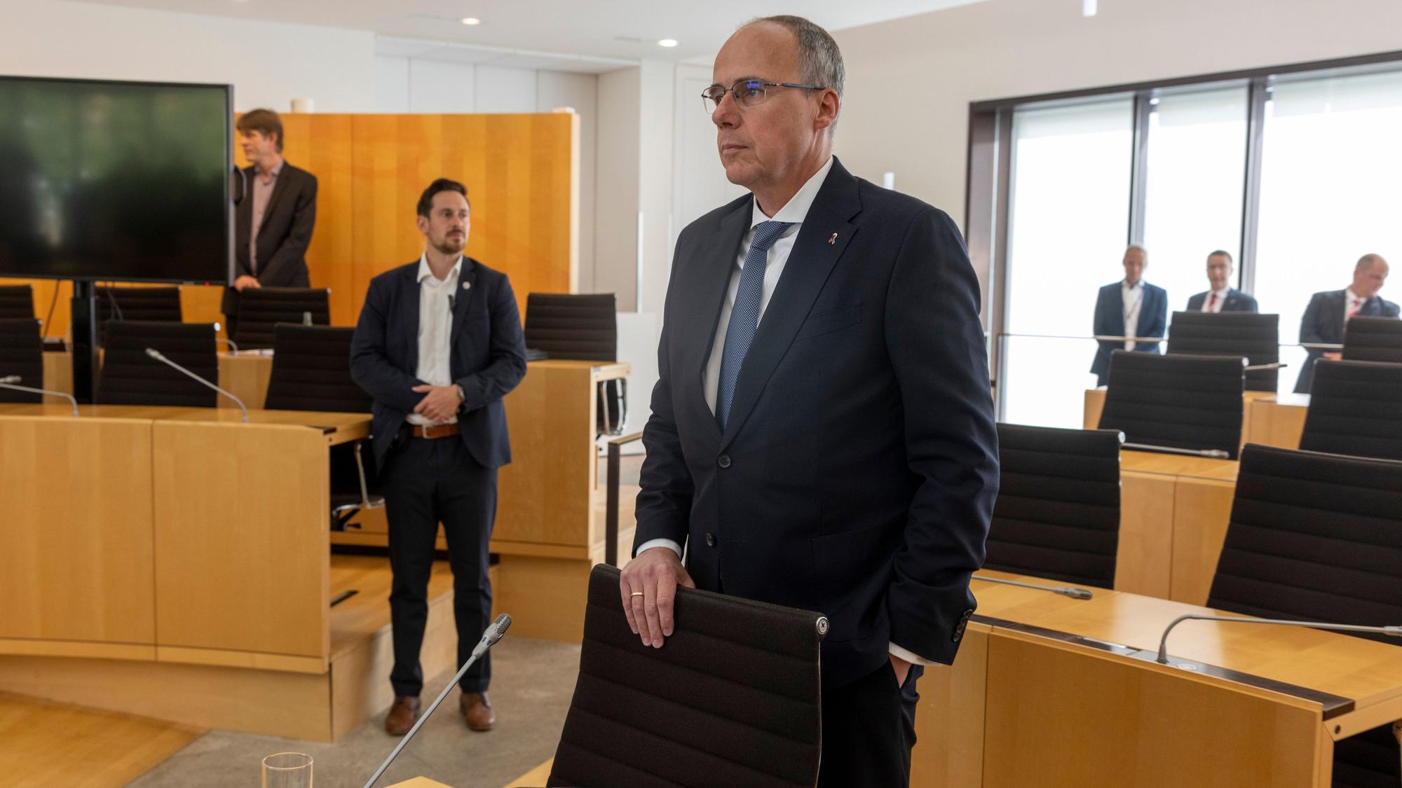 Als letzter Zeuge tritt Innenminister Peter Beuth (CDU) vor den Untersuchungsausschuss zum Attentat von Hanau.