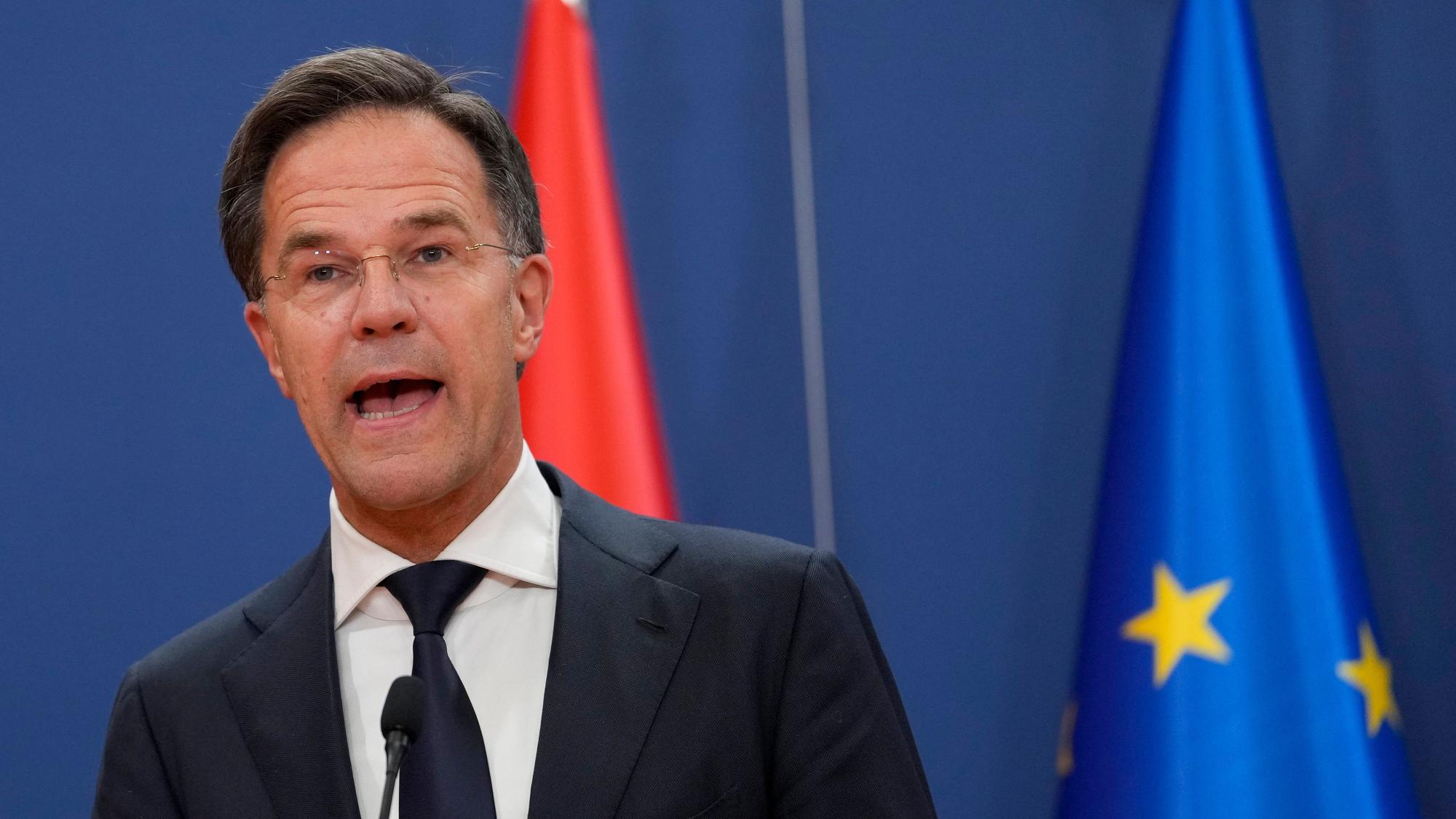 Mark Rutte bei einer Pressekonferenz.