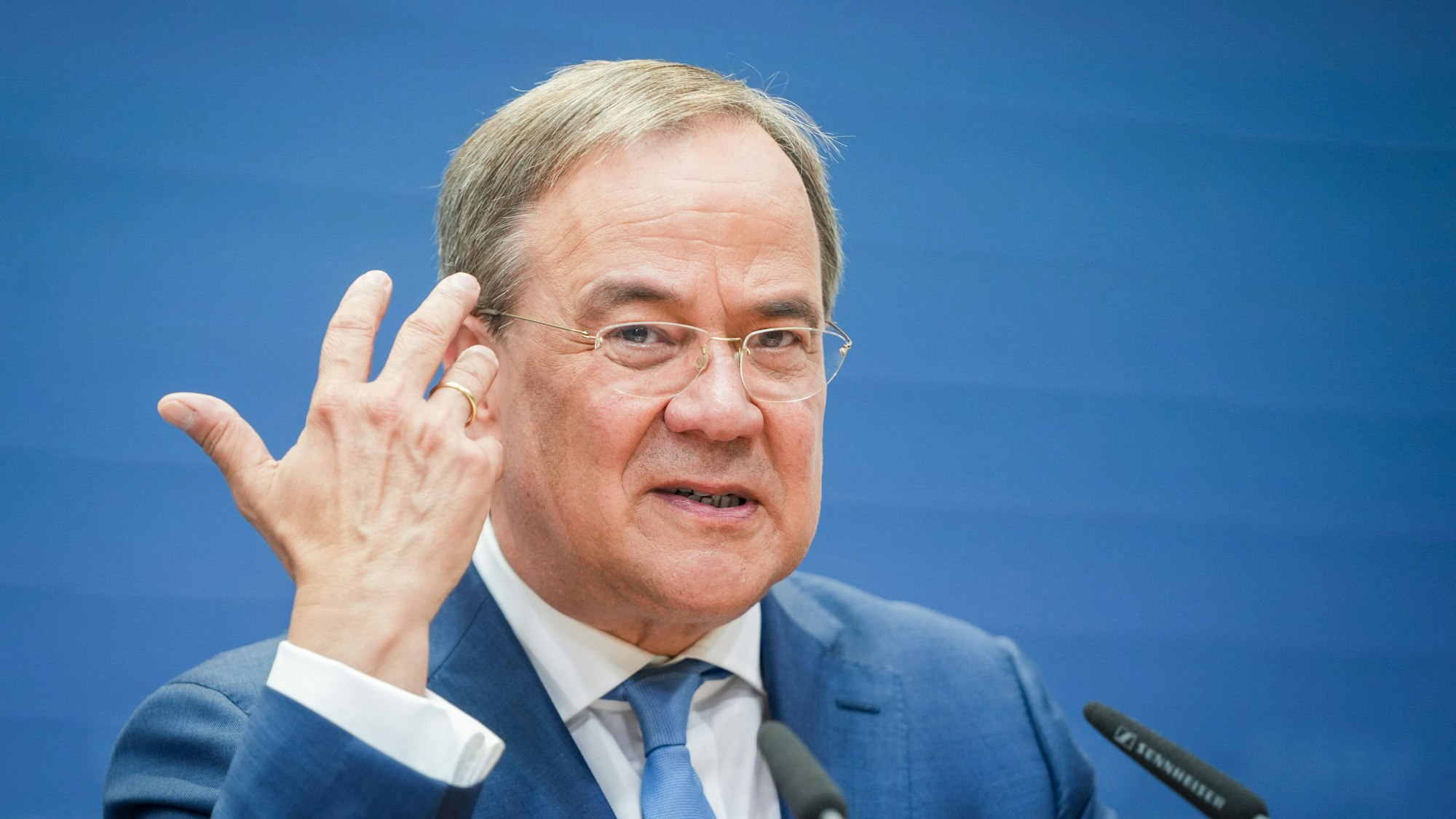 Armin Laschet, Unions-Kanzlerkandidat, CDU-Bundesvorsitzender und Ministerpräsident von Nordrhein-Westfalen, stellt nach den Gremiensitzungen seiner Partei im Konrad-Adenauer-Haus das CDU-"Sofortprogramm" für die Bundestagswahl vor. +++ dpa-Bildfunk +++