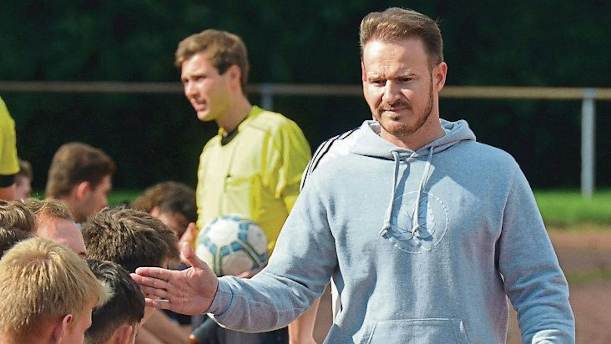 Fußball
FC Leverkusen - SC Bor.Lindenthal/Hohenlind
TR: Daniel Costantino (Hohenlind)
Foto: Uli Herhaua