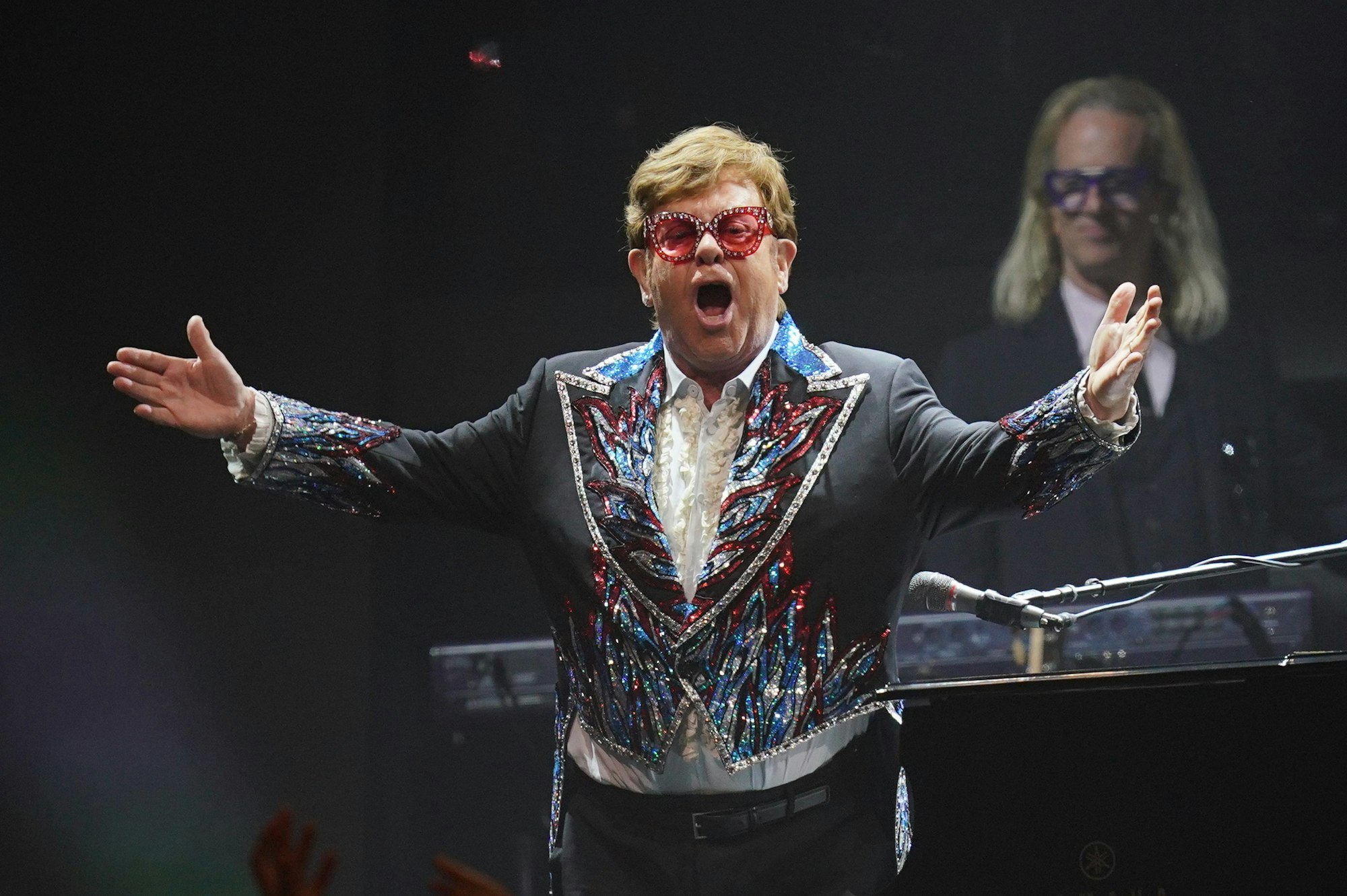 Pop-Star Elton John tritt bei seinem Konzert der Abschiedstournee auf.
