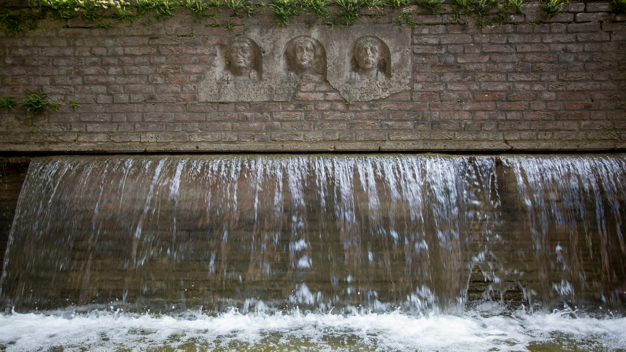 Alles in bester Ordnung ist auch am Römerbrunnen.