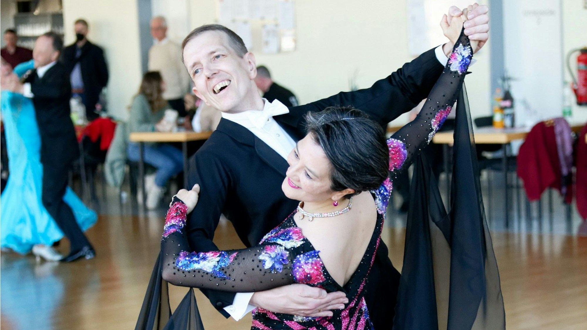Das Bild zeigt Anja und Uwe Schubert beim Paartanz.