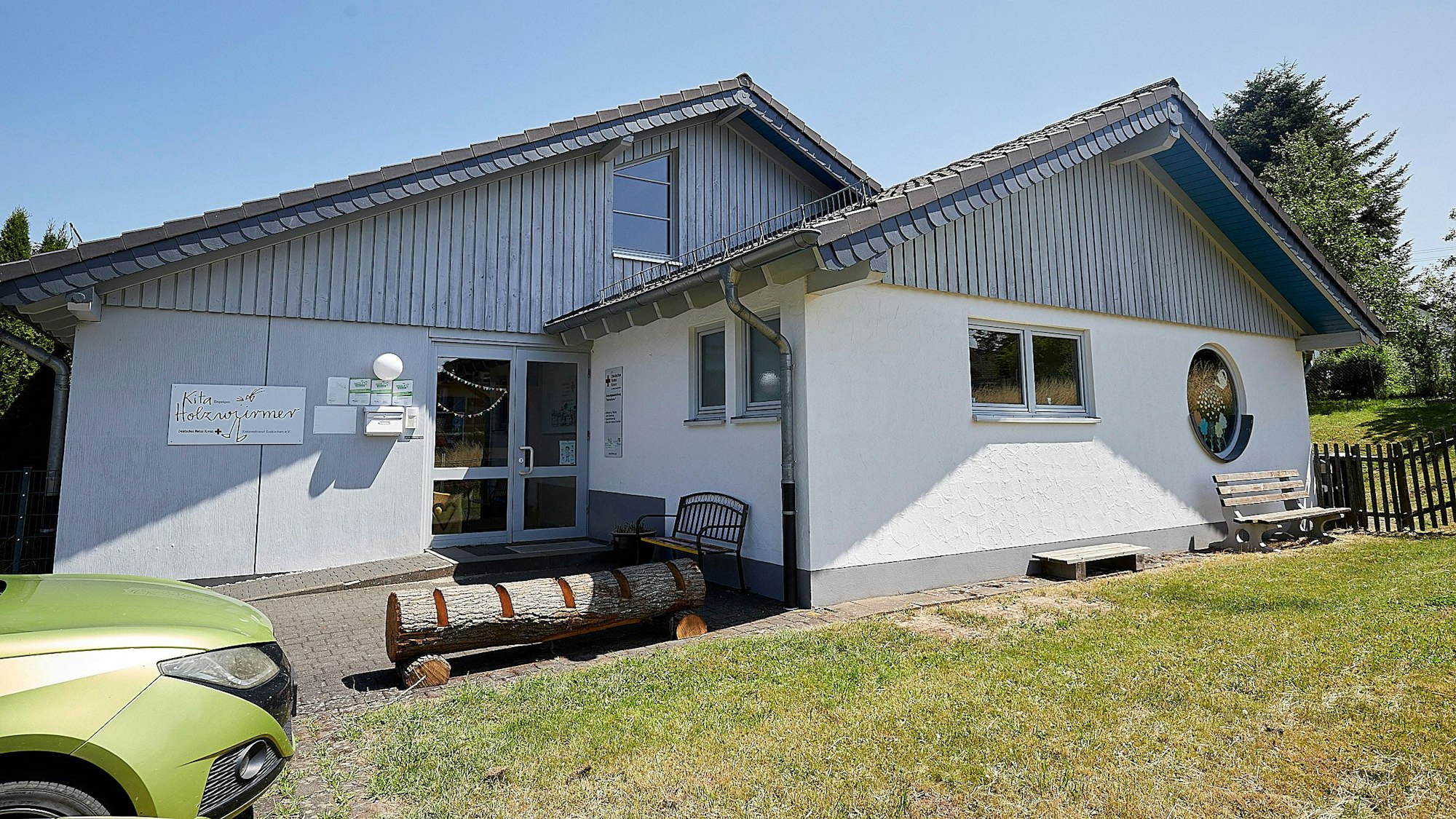 Das Bild zeigt den Eingangsbereich der Kita in Engelgau