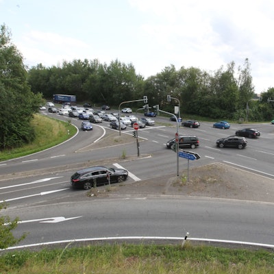 Die große Kreuzung am Ende der A 560 in Hennef.