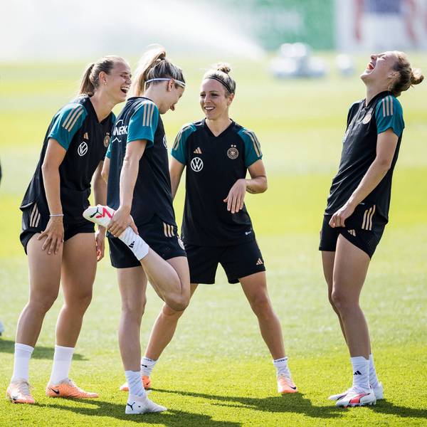 Trainingseinheit der DFB Frauen mit Klara Buehl, Kathrin Hendrich, Svenja Huth und Carolin Simon