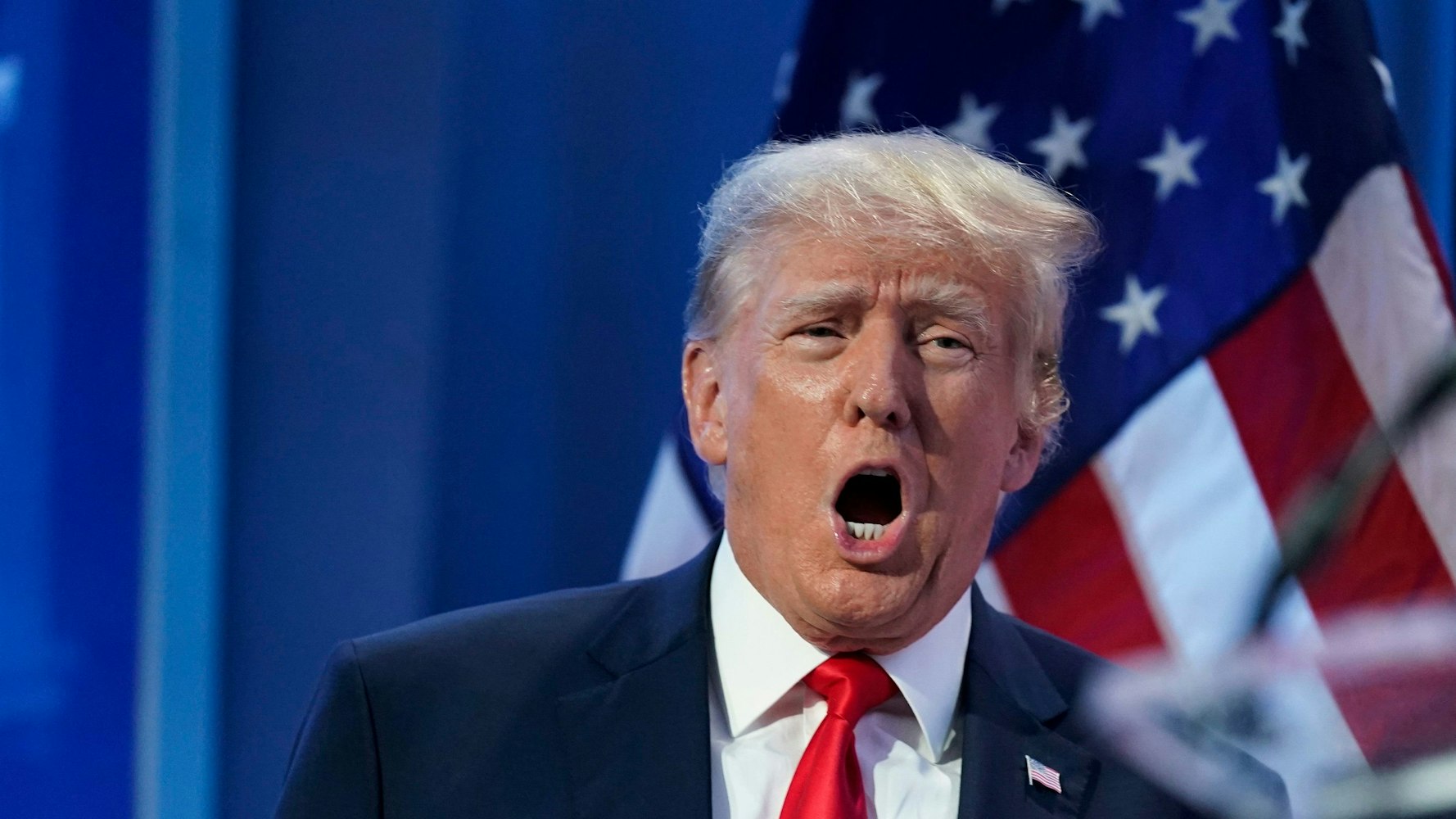 Donald Trump, ehemaliger Präsident der USA, reagiert bei einer Veranstaltung der „Moms for Liberty“.