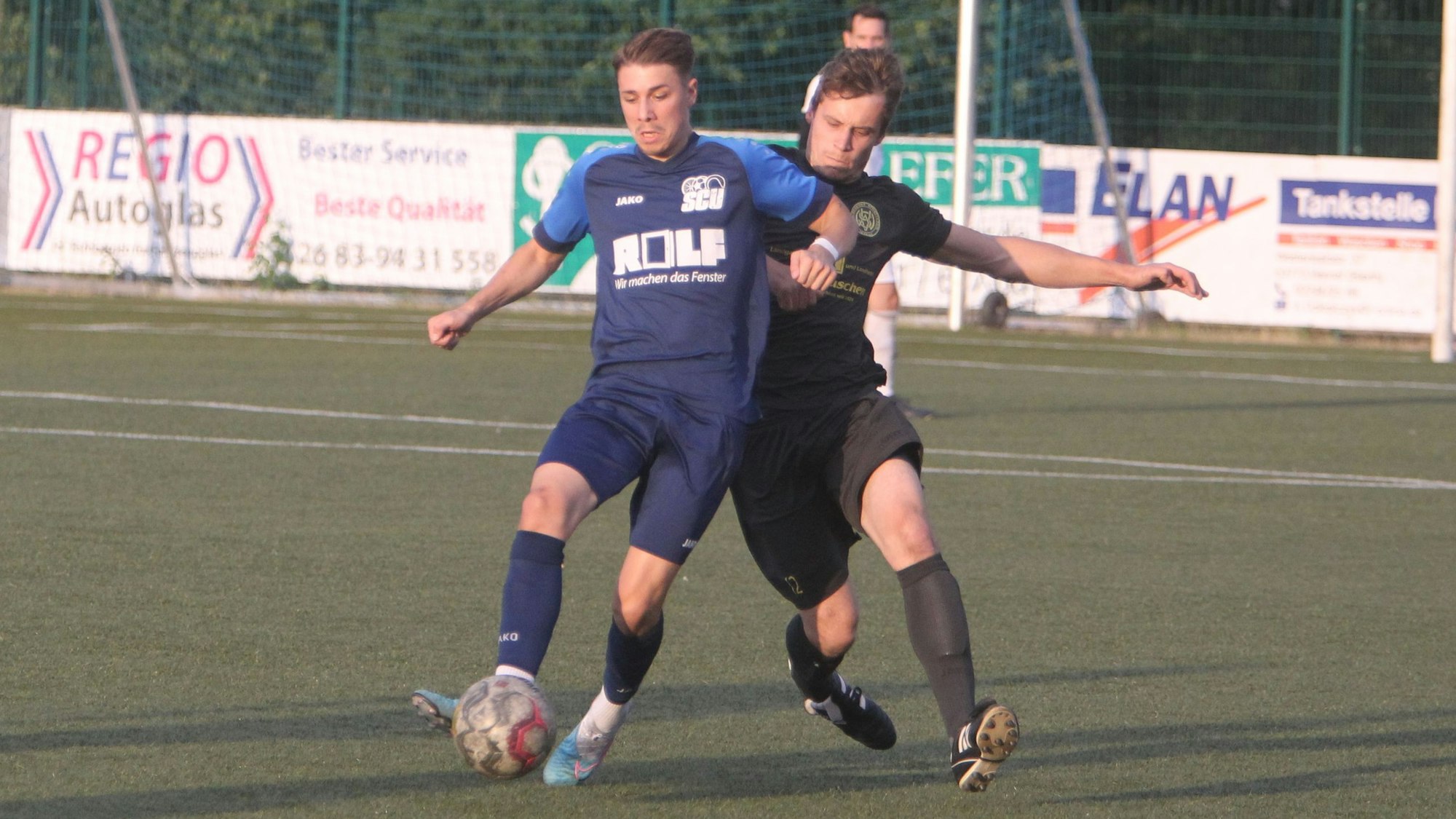 Tim Keil (links)