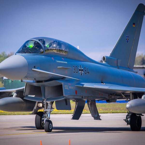 ARCHIV - 11.05.2023, Mecklenburg-Vorpommern, Laage: Ein Kampfjet Eurofighter der Bundeswehr auf dem Fliegerhorst Laage. (zu dpa "Scholz: Keine Eurofighter-Kampfjets für Saudi-Arabien") Foto: Jens Büttner/dpa +++ dpa-Bildfunk +++
