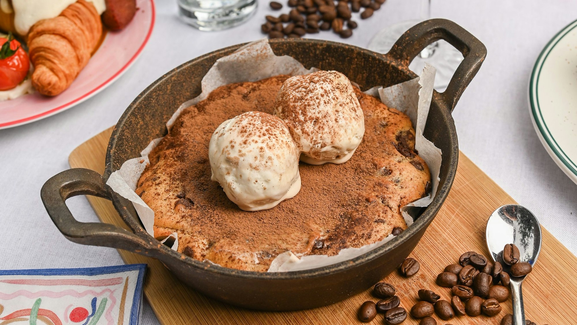 Der Cookie Dough, ein schokoladiger Keksteig mit Vanille-Eis und Nutella