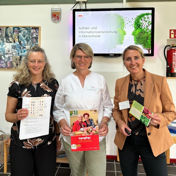 Die neue Gruppe richtet sich insbesondere an Angehörige von Menschen mit Demenz. In Marienheide hat sie sich gerade vorgestellt. Nancy Kolling (r.) hat die Leitung übernommen, ihr zur Seite stehen (v.l.) Nadine Fischer und Jutta Hupertz.