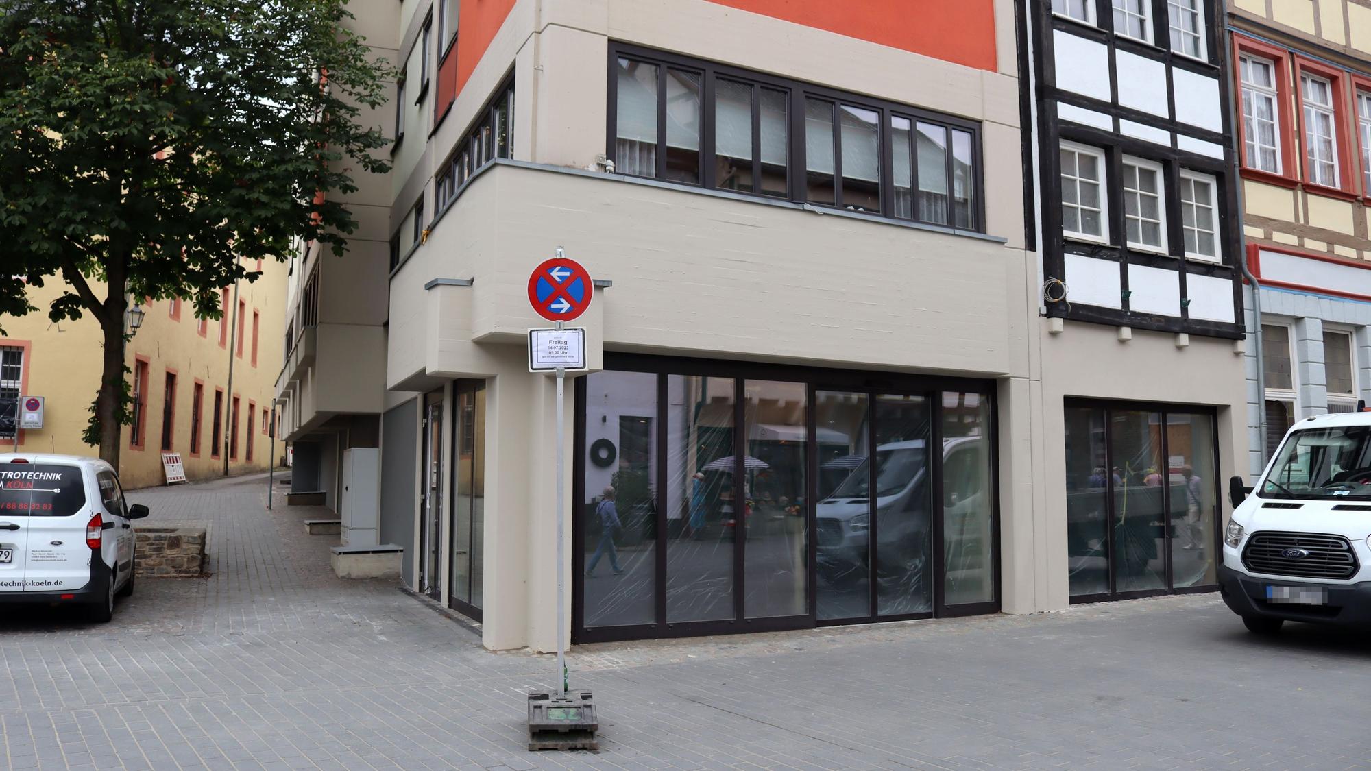 Außenansicht der Ecke Orchheimer Straße/Salzmarkt in Bad Münstereifel, vom Gebäude, in das das Cafésito einziehen wird.