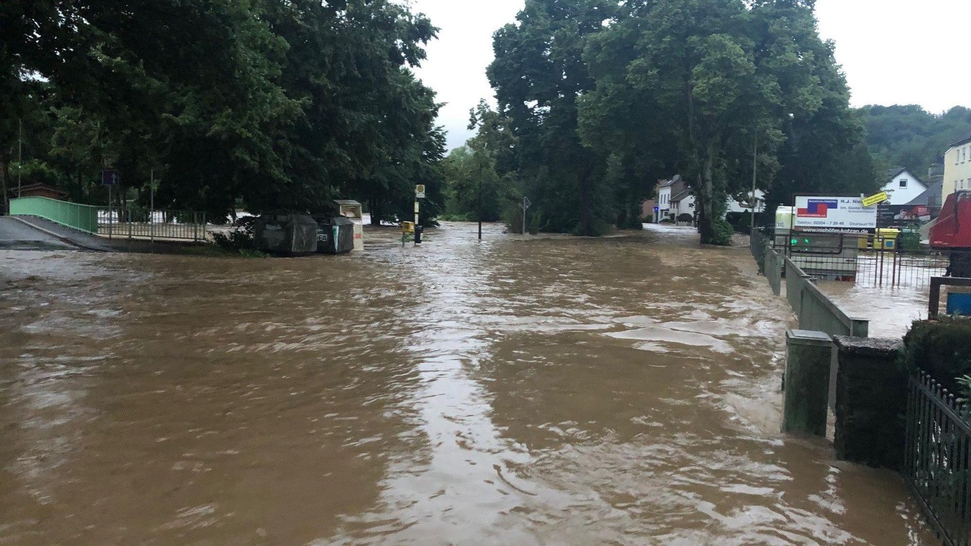 Beim Hochwasser im Juli 2021 ist die sonst so beschauliche Sülz weit über die Ufer getreten.
