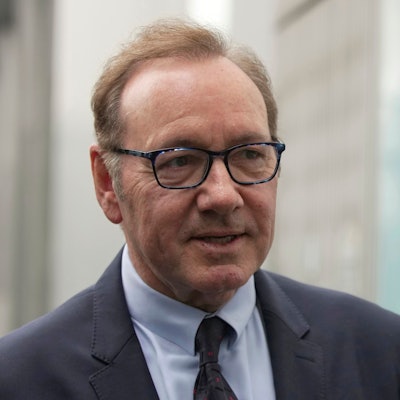 Die Anklage wirft dem Oscar-Gewinner Kevin Spacey in zwölf Fällen teils schwere sexuelle Übergriffe gegen insgesamt vier Männer vor.