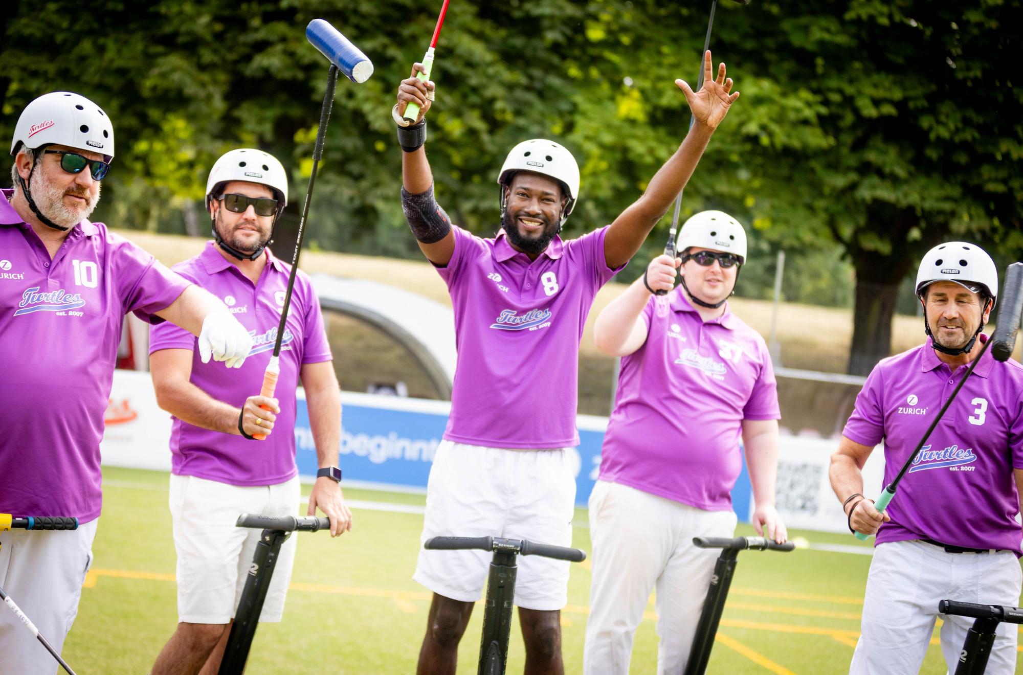 Das Team der Funky Move Turtles beim Eröffnungsspiel (v. l.): Olaf Funke, Daniel Hatch, Nevin Roach, Robert von Otte und Werner Ledwig