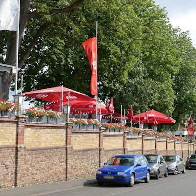 Das Medo an der Provinzialstraße, der denkmalgeschützte Gasthof Schlimgen.
