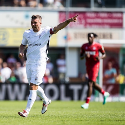 Lukas Podolski von Gornik Zabrze beim Spiel gegen den 1. FC Köln.