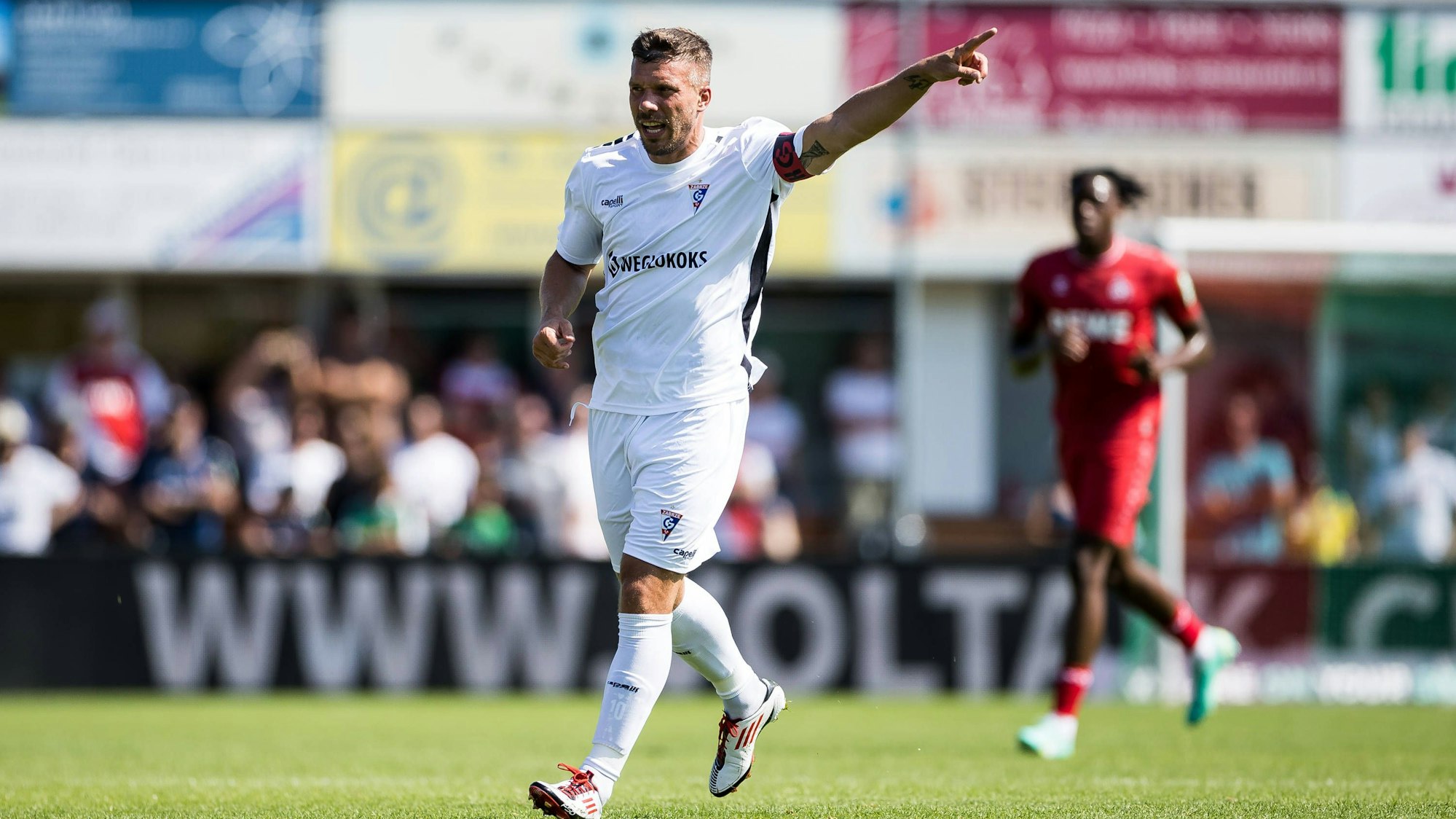 Lukas Podolski von Gornik Zabrze beim Spiel gegen den 1. FC Köln.