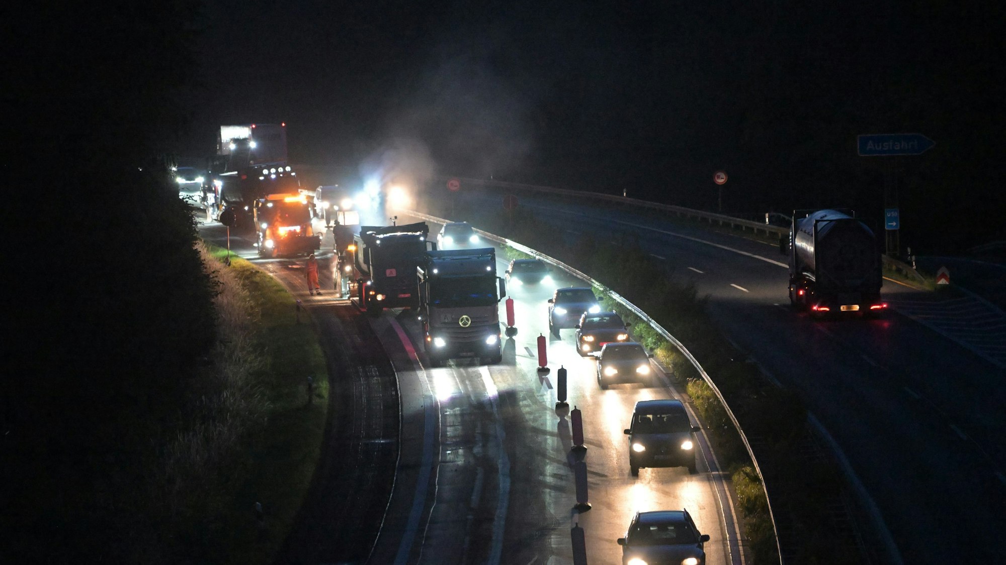 A4 Fahrtrichtung Olpe Fahrbahndecke wird erneuert
