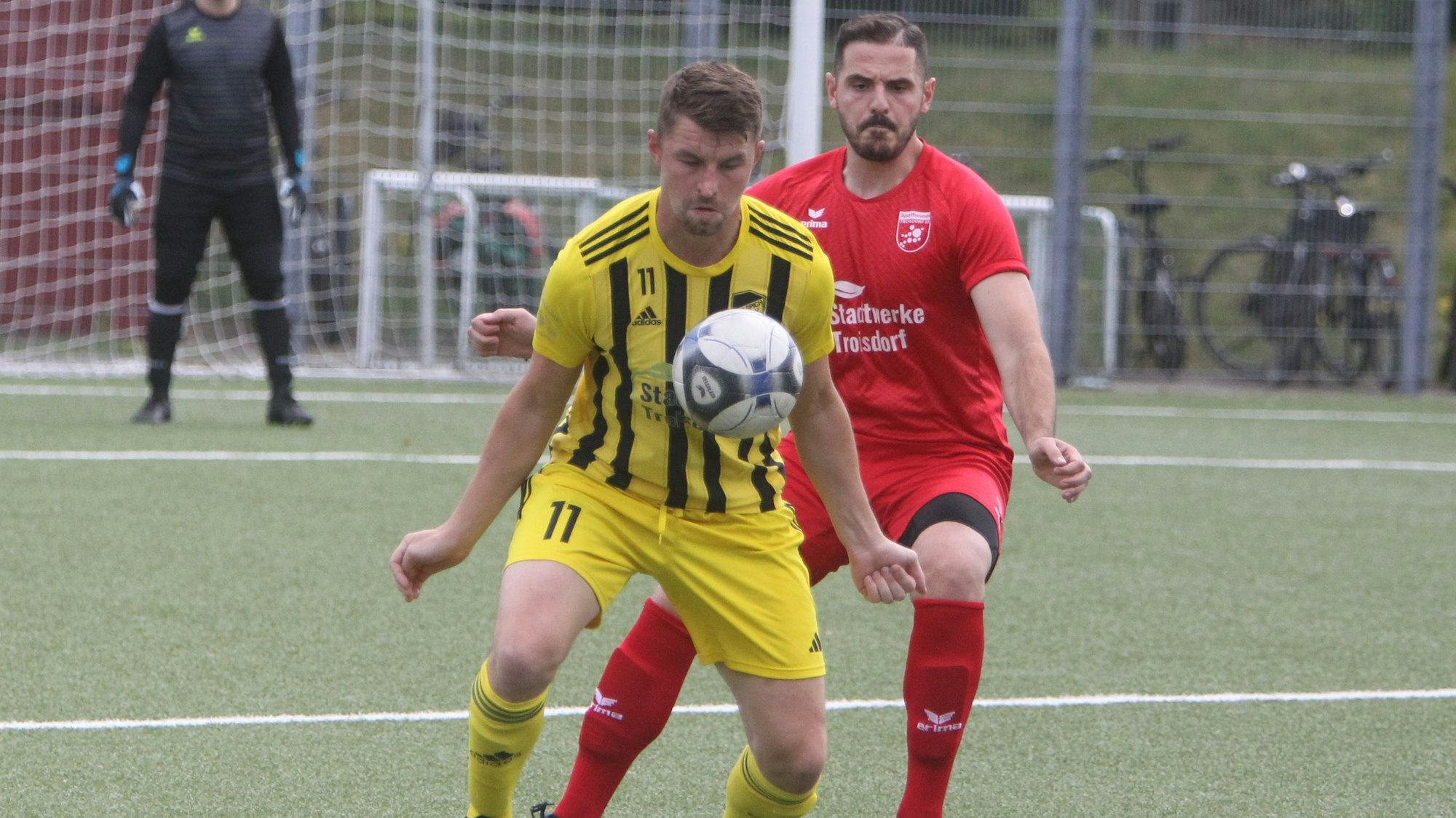 Manuel Jäger (vorne) vom 1. FC Spich