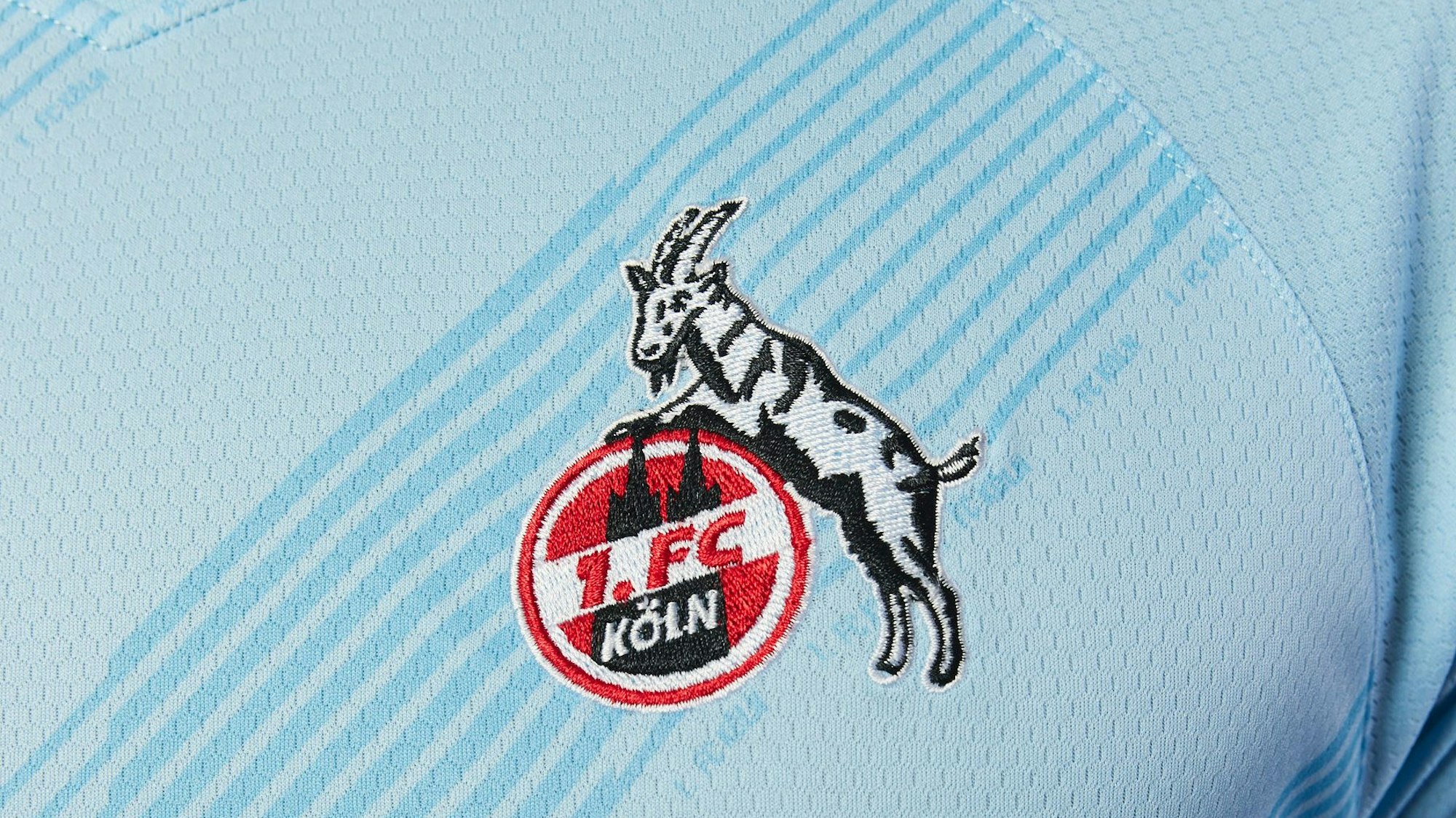 Dunkle Details zieren die Vorderseite des neuen FC-Ausweichtrikots