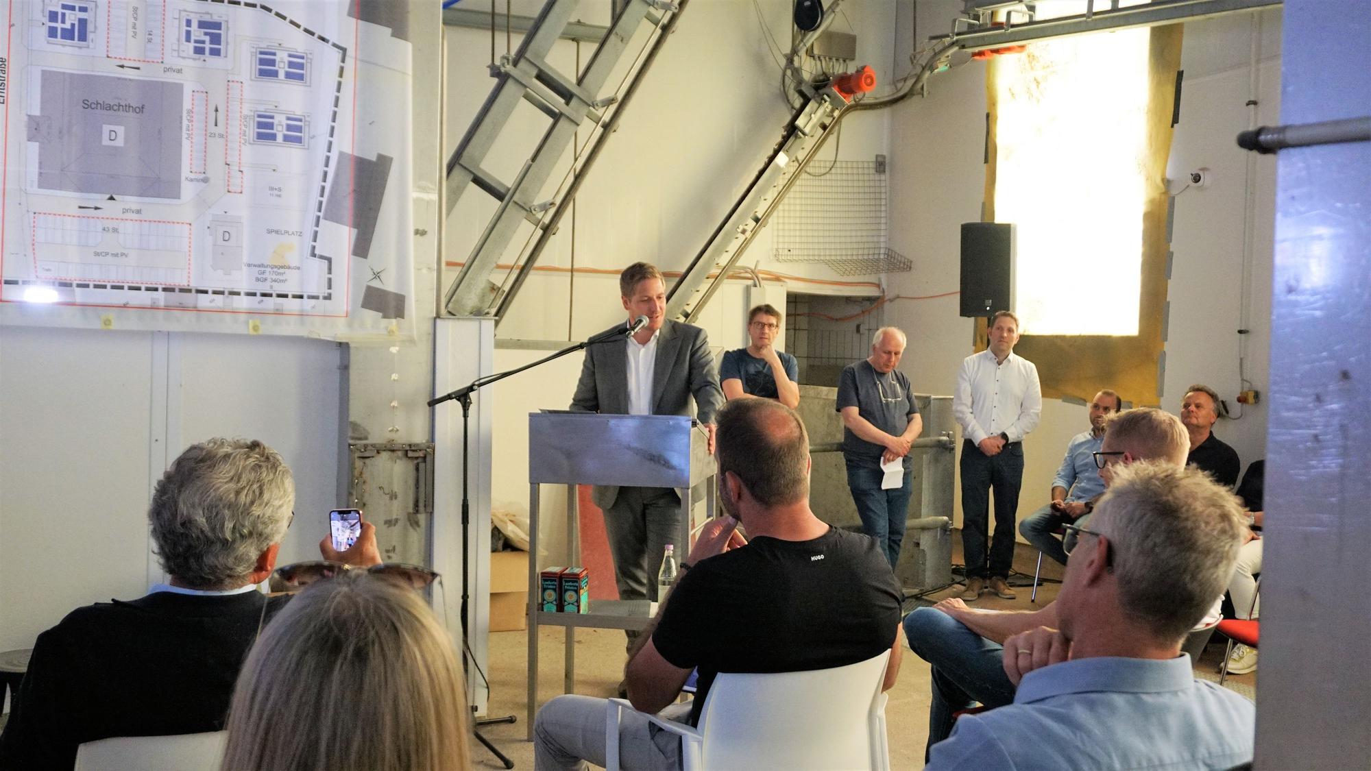 Markus Ramers spricht beim Wasserstoff-Netzwerk-Treffen
