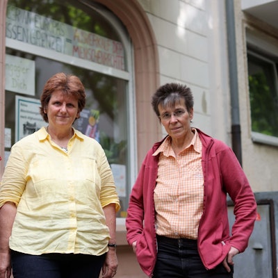 Beharrlich, kooperativ und gerne auch mal unbequem: Klaus Roth, Angelika Wuttke und Marianne Arndt (v.l.) haben sich einen festen Platz in Entscheidungsgremien der Stadt erkämpft. Alle drei stehen nebeneinander und blicken so freundlich wie entschieden.