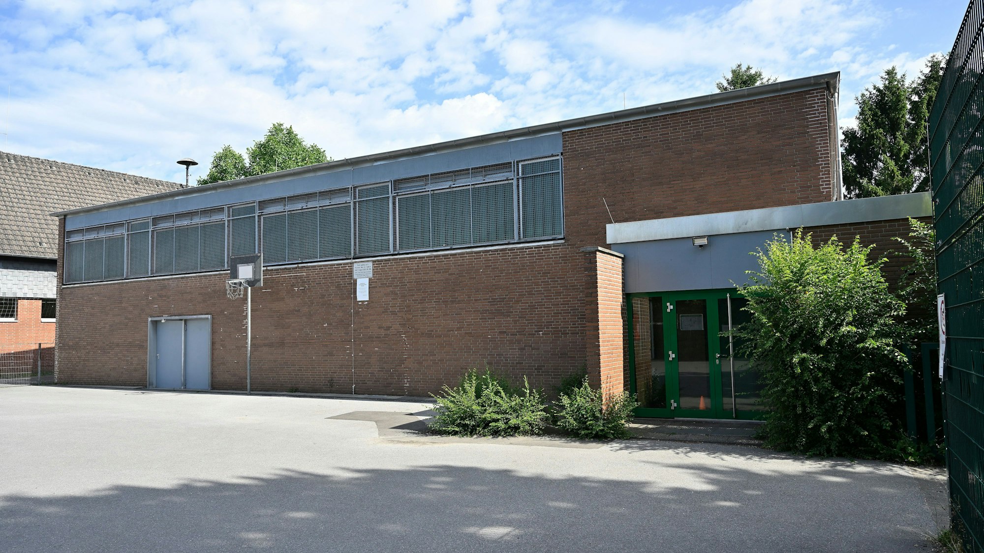 Das Foto zeigt die Turnhalle in Dürscheid.