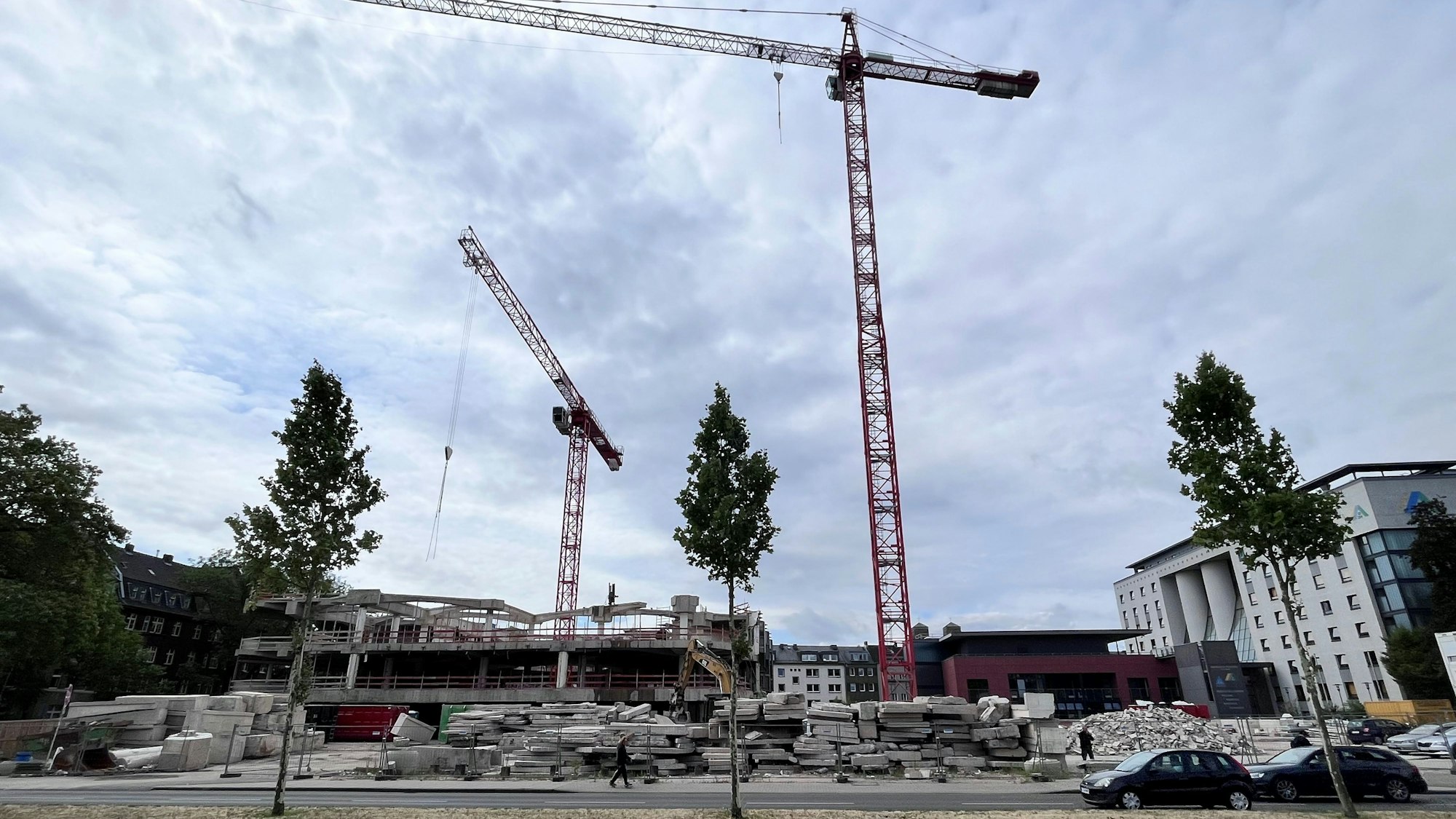 Das Hochhaus des Landschaftsverband Rheinland am Ottoplatz in Deutz ist Geschichte.