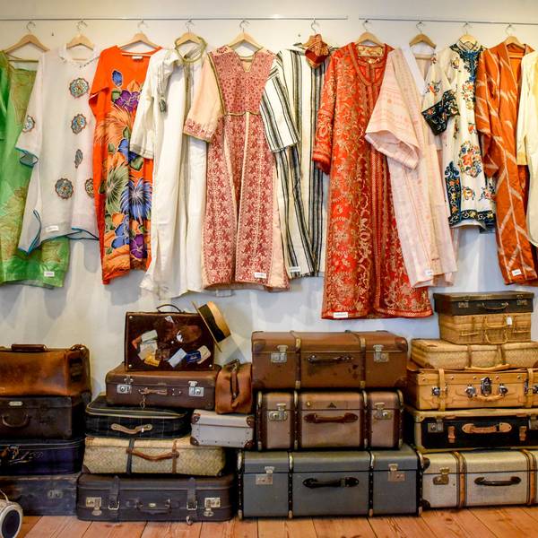 Koffer, Kleider Hüte: Eine Ansammlung an Reiseandenken ist in der aktuellen Ausstellung im Museum für Alltagsgeschichte zu sehen.