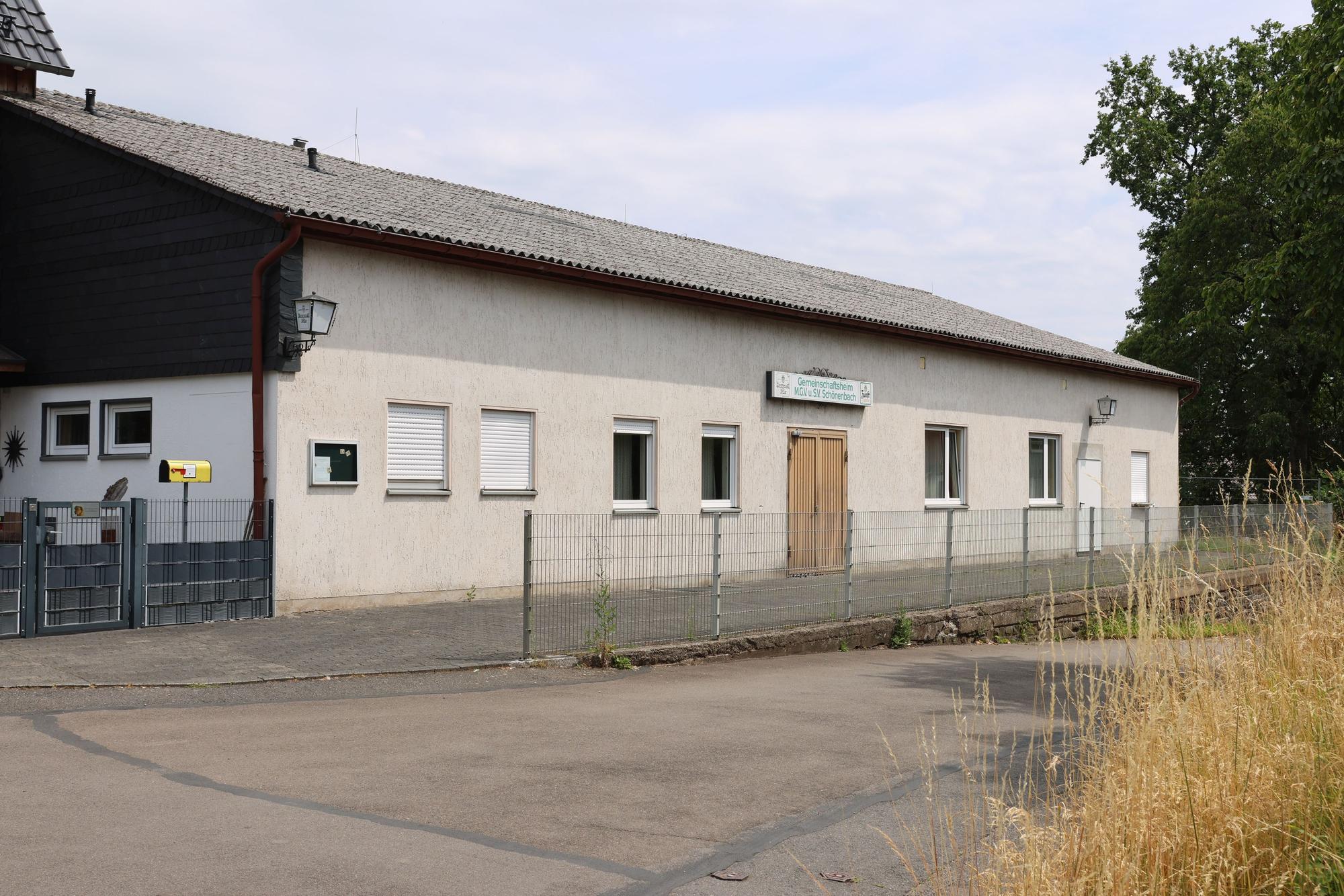 Das Vereinsheim in Waldbröl-Schönenbach soll nach dem Willen des SV Schönenbach verkauft werden. Der Sportverein ist Eigentümer des Gebäudes, das aber viele andere Vereine zurzeit nutzen.