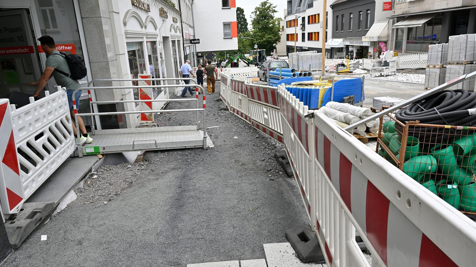 Auf der Schloßstraße in Bensberg laufen Bauarbeiten.