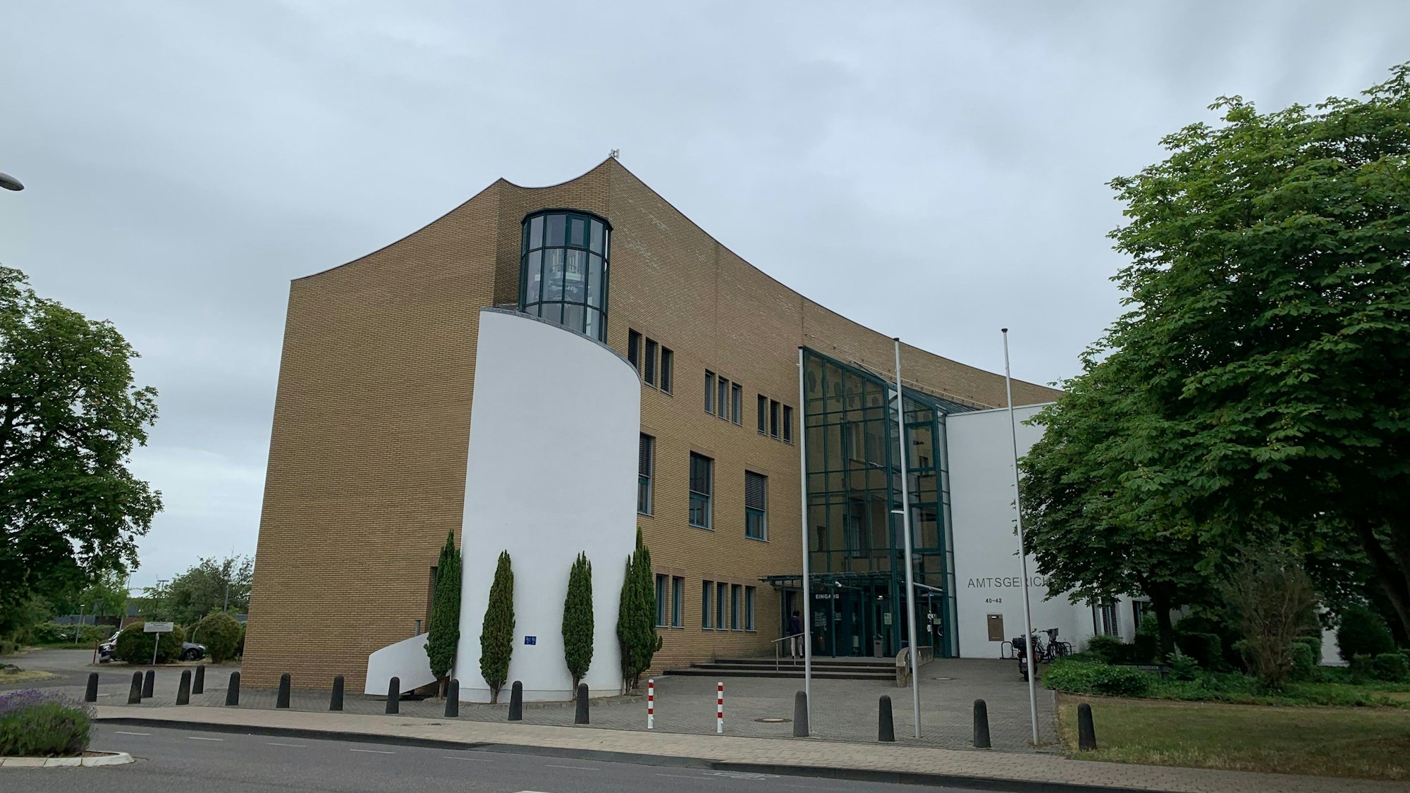 Das Gebäude des Amtsgerichts an der Kölner Straße in Euskirchen.
