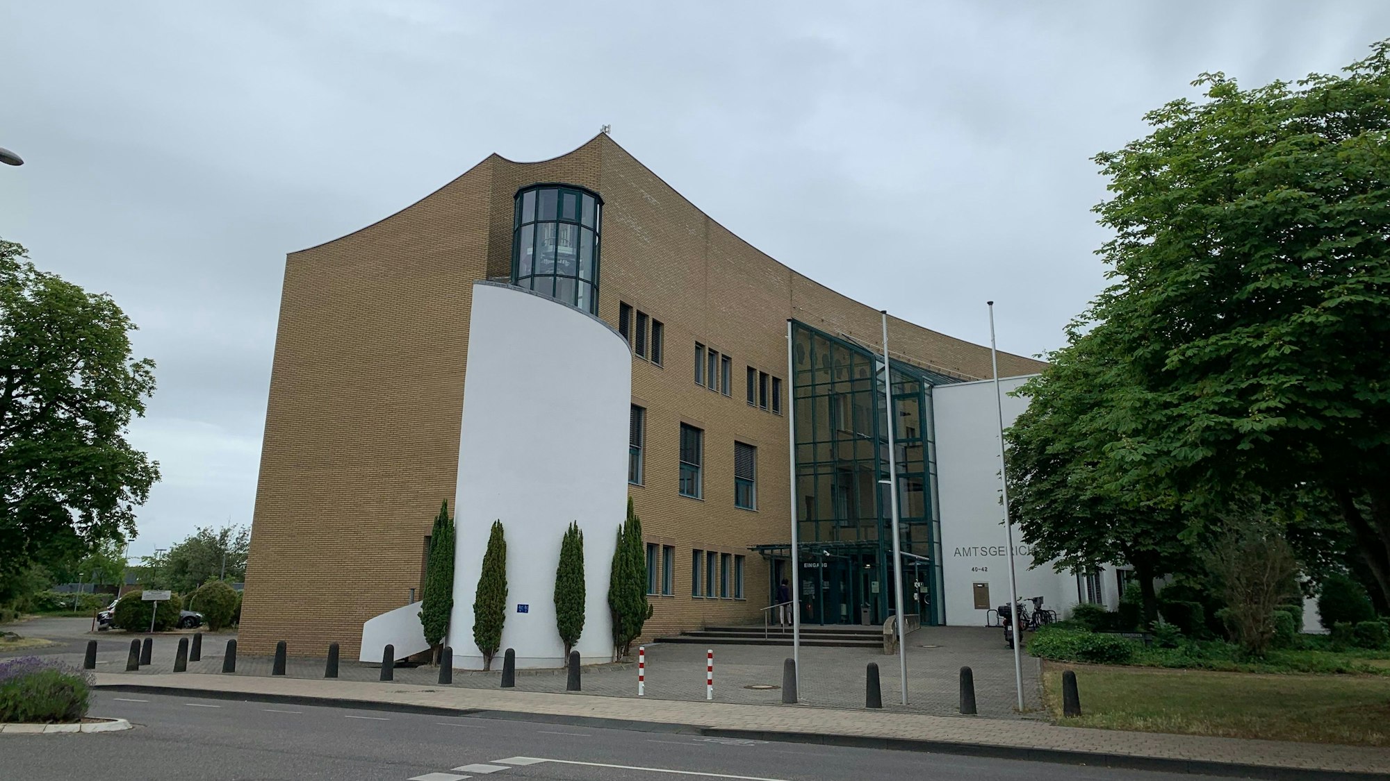 Das Gebäude des Amtsgerichts an der Kölner Straße in Euskirchen.