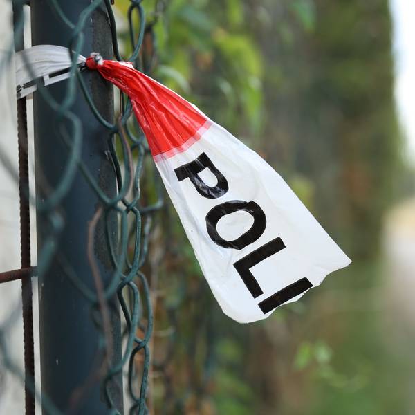 Symbolbild
Polizeiabsperrband an Zaun