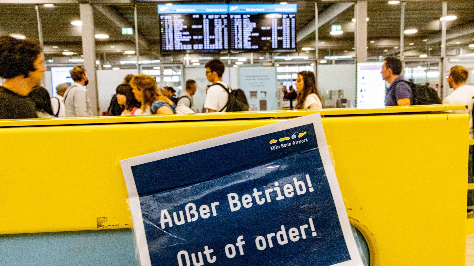 Generell renovierungsbedürftig: So empfinden manche Passagiere den Flughafen Köln/Bonn. Andere loben in allerdings auch auf Google.