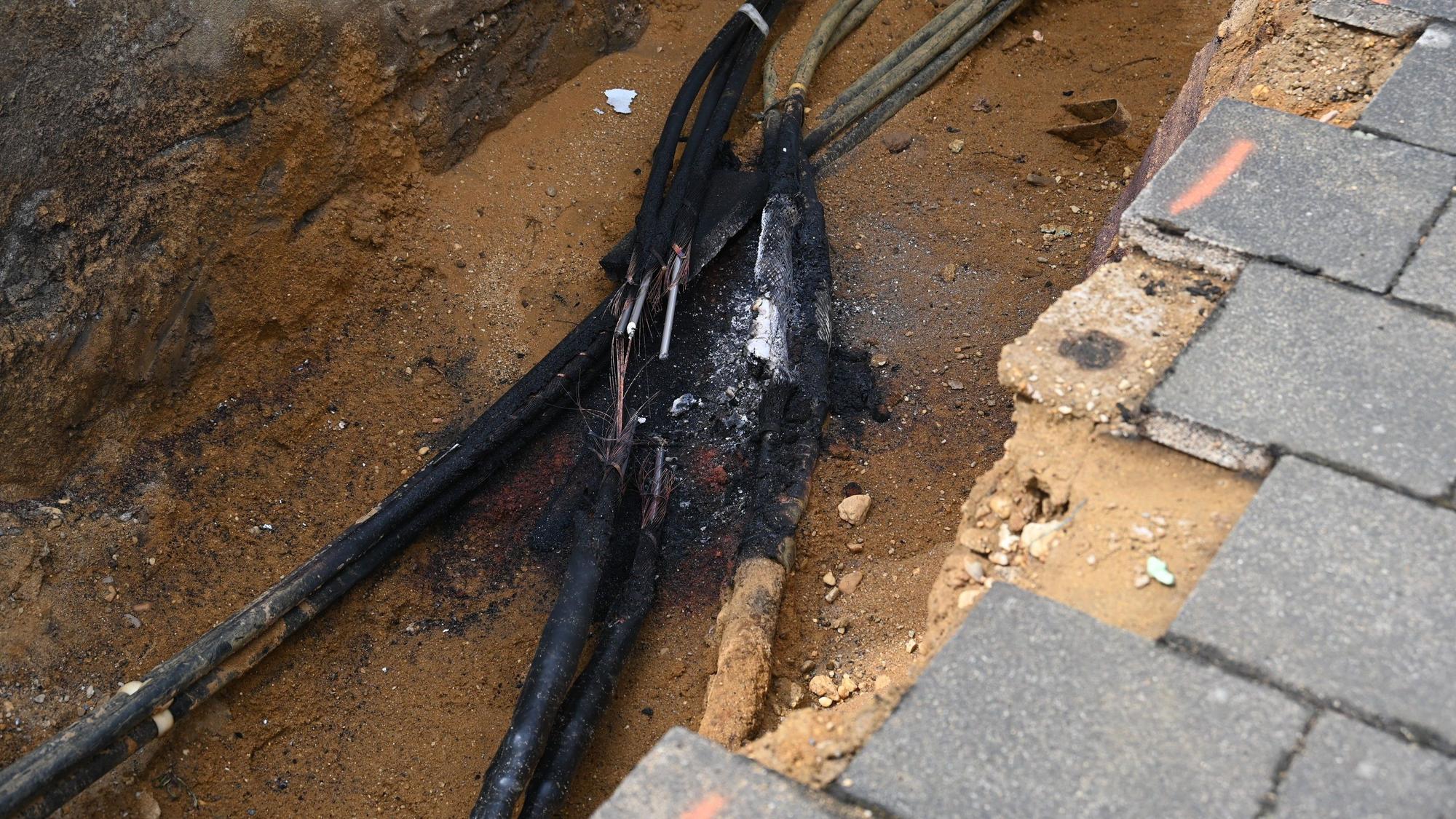 Das Foto zeigt das Kabel, das den Brand verursacht hat.