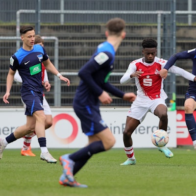 1.FC Köln U19 vs. Hertha BSC Berlin U19, DFB Pokal Halbfinale, 2. von rechts: Aaron Bayakala (1. FC Köln), 03.04.2023, Bild: Herbert Bucco