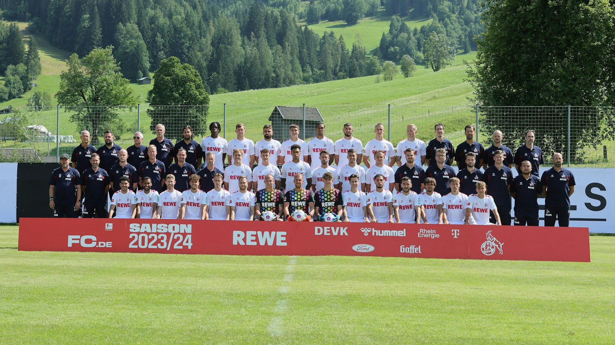 Ein Mannschaftsfoto des 1. FC Köln